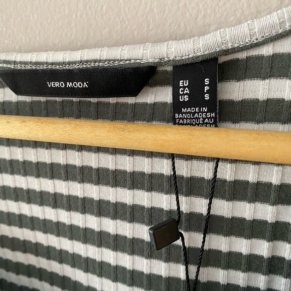 VERO MODA sz S Junior White and Olive Green Stripes Feminine Pullover Top - Picture 2 of 12